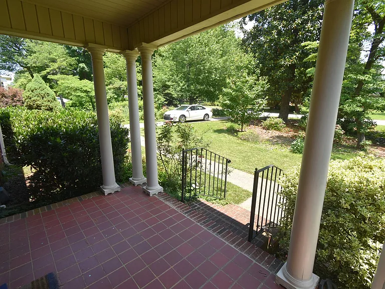 519 Audubon Dr — Photo 5