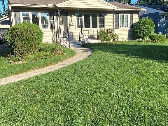 2nd image of 370 Hickory Dr
