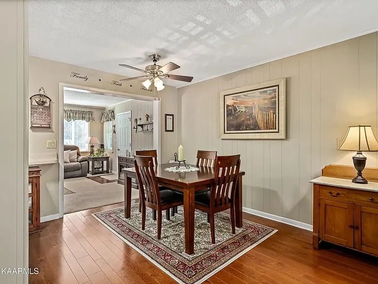 150 Lakeshire Dr — Photo 8