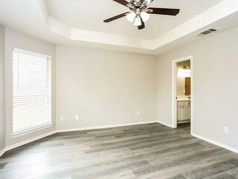 2716 Wild Grove Ln — Photo 11