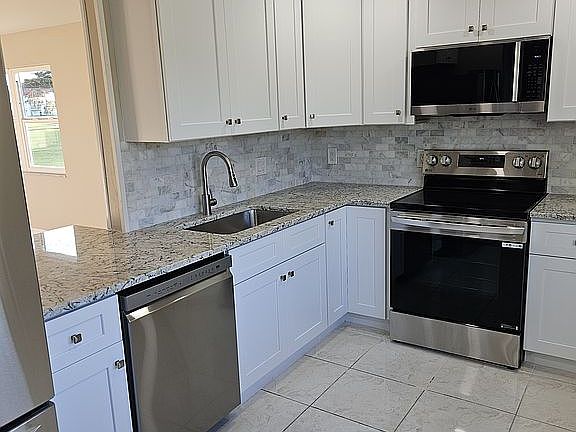 3rd image of 1740 Pine Valley Dr