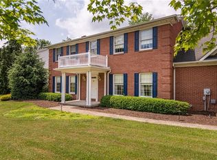 1403 Foxwood Dr, Hermitage, PA 16148