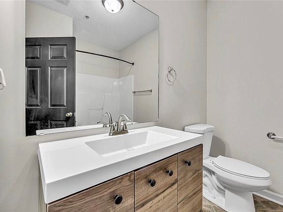 5th image of 3031 Winston Dr APT 302