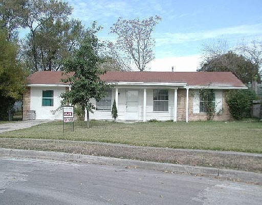 1st image of 7307 GLEN CROFT DR