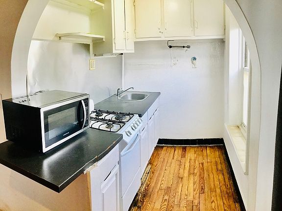 5th image of 383 De Graw St #3