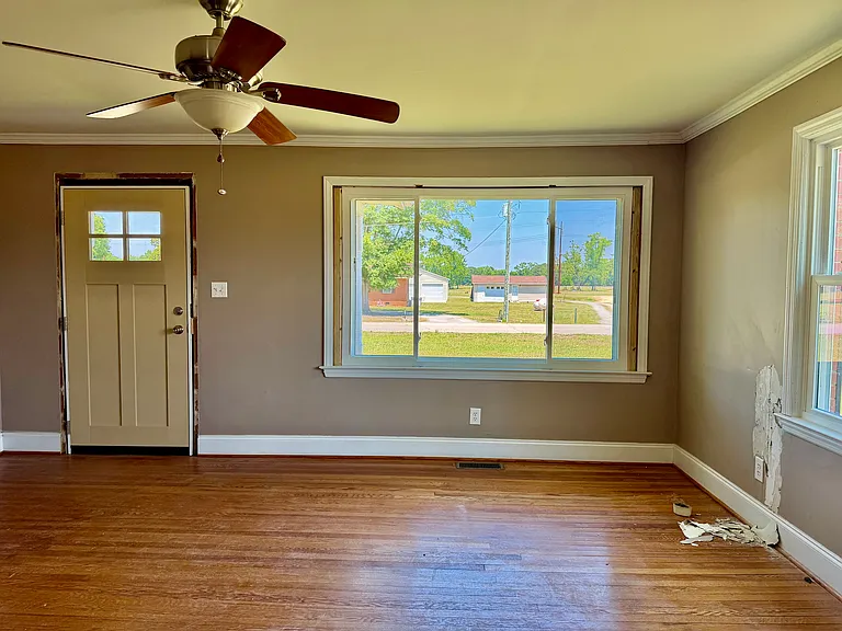 1638 Evans Rd — Photo 5