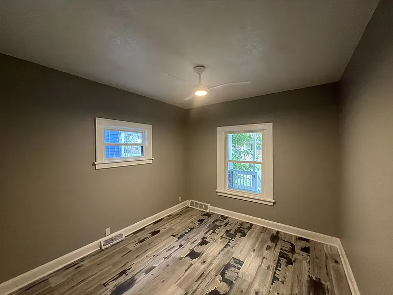 11223 Nelson Ave — Photo 4