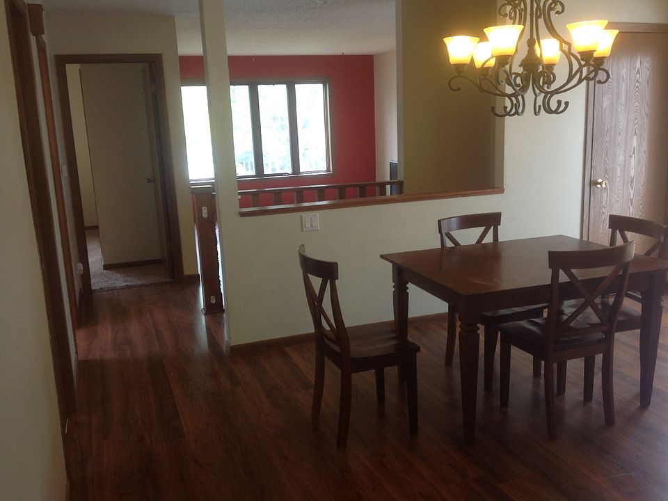 2nd image of 1529 Tracy Ln