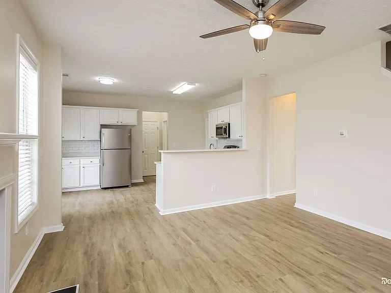 995 Clairidge Ln SW — Photo 12