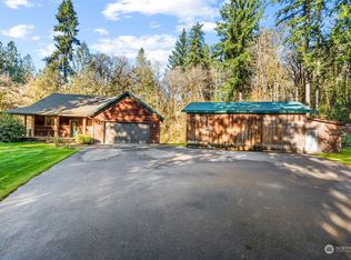 140 Dixon Ln, Castle Rock, WA 98611