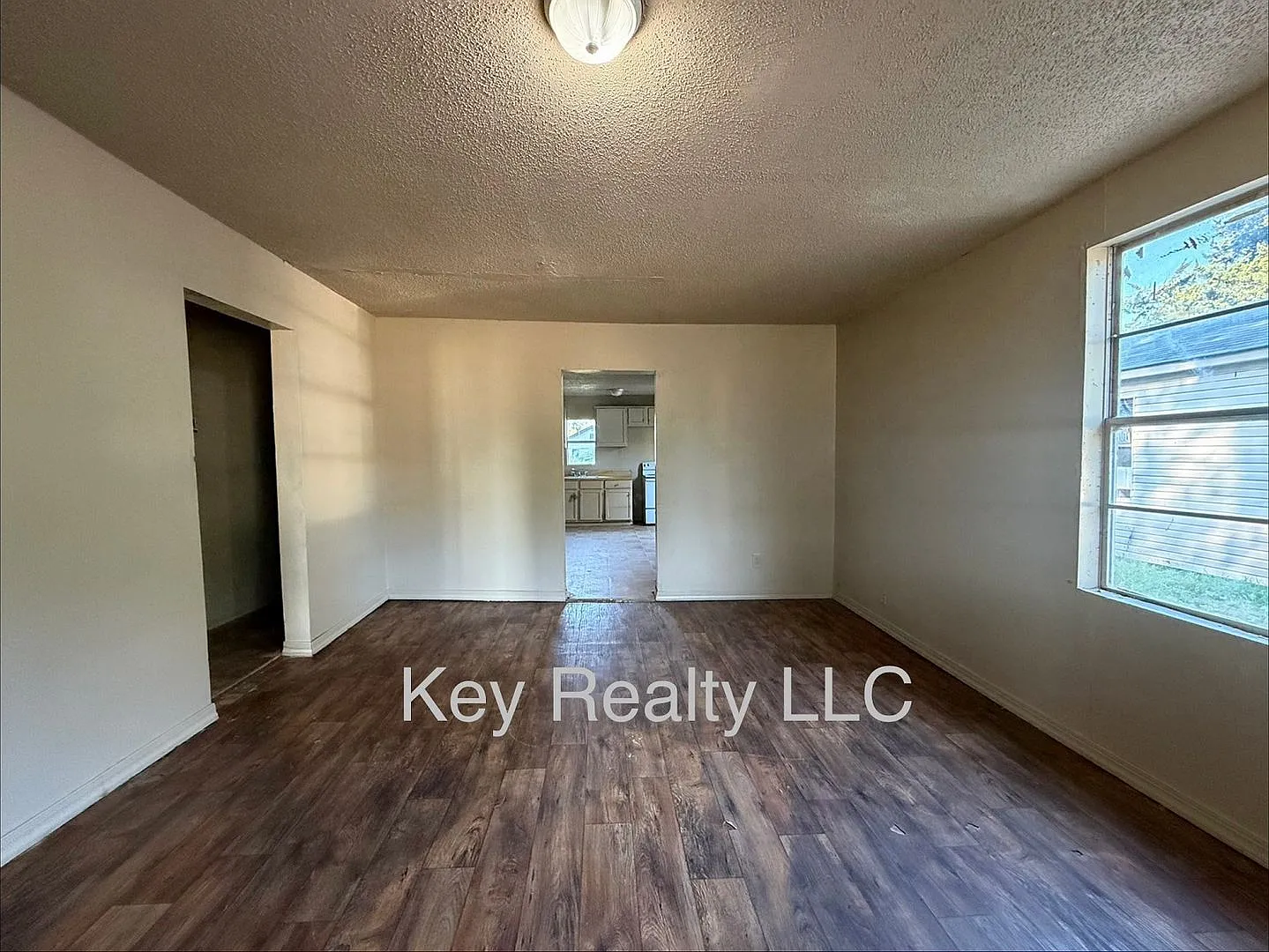 917 Stracener - Alexandria — Photo 1