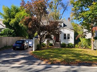 221 Village Rd, Green Village, NJ 07935