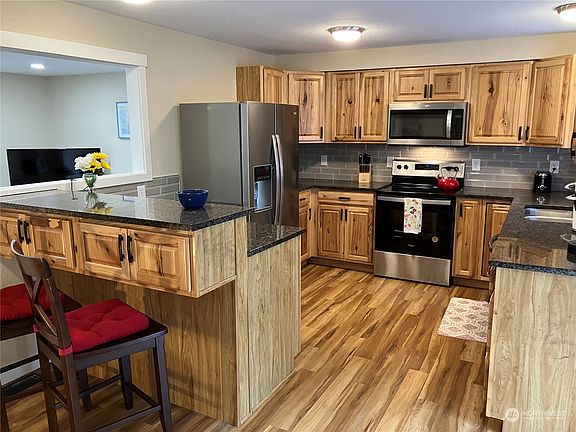 2nd image of 2087 Ponderosa Drive SE