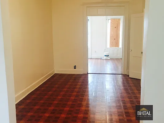 Rented by B.H. TAL Real Estate | media 4