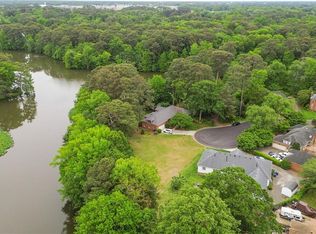 2035 Foxs Lair Trl, Norfolk, VA 23518