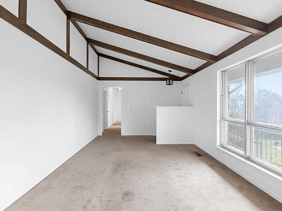 4th image of 1729 Lakewood Cir