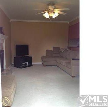 family room1.jpg