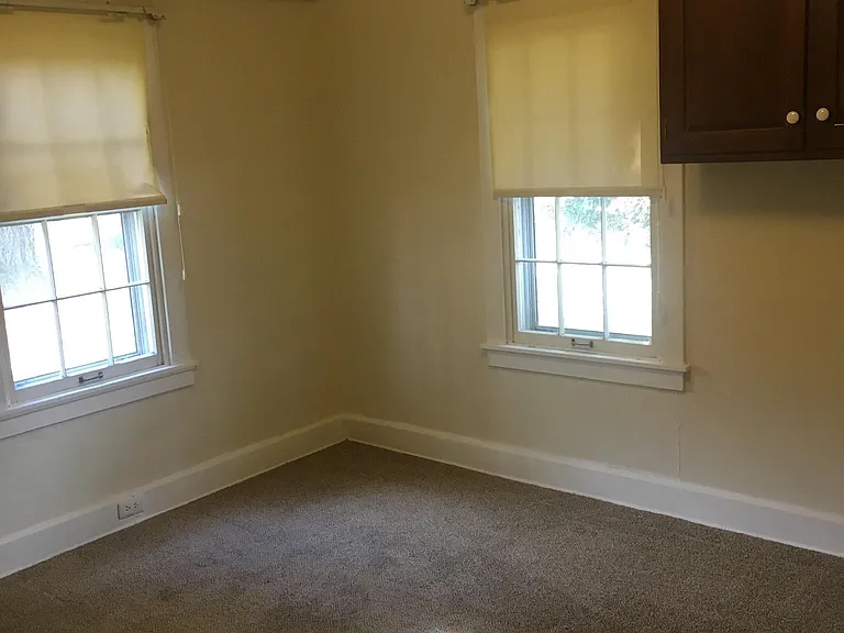 709 N Henry St — Photo 8