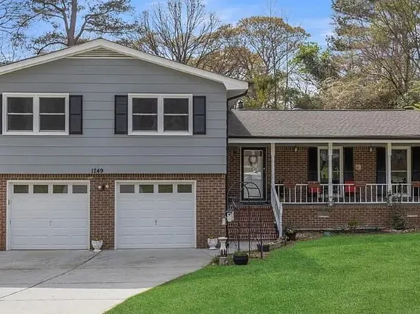 1249 Renee Dr SW, Lilburn, GA 30047