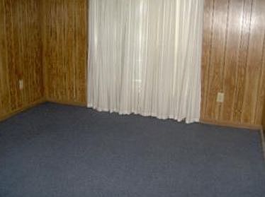 4th image of 3620 Meadowwood Dr