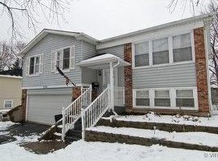 2322 Dalewood Pkwy, Woodridge, IL