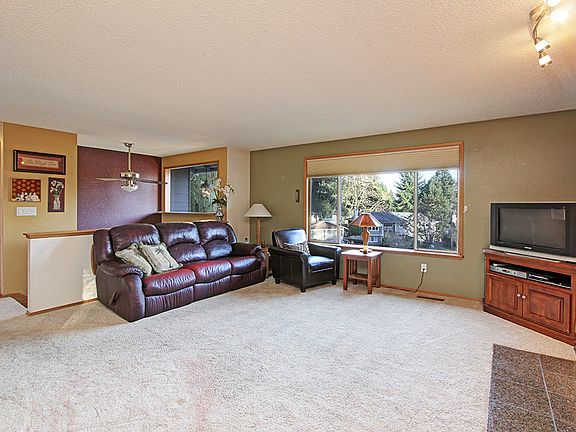 3rd image of 17357 NE 160th St