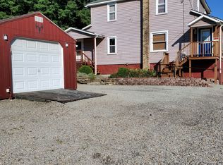 846 S Main St, Hollsopple, PA 15935