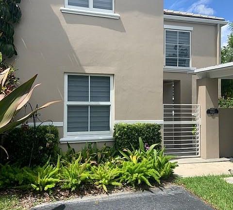 4th image of 6921 Miller Dr