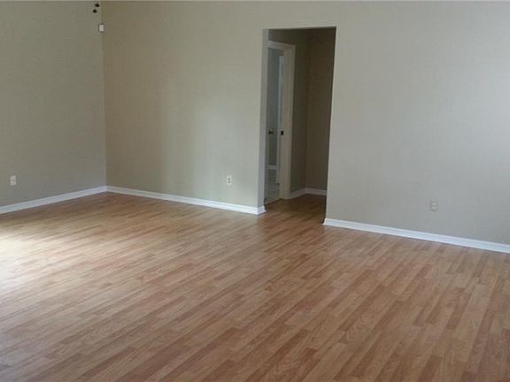 4th image of 5590 S Lake Burkett Ln