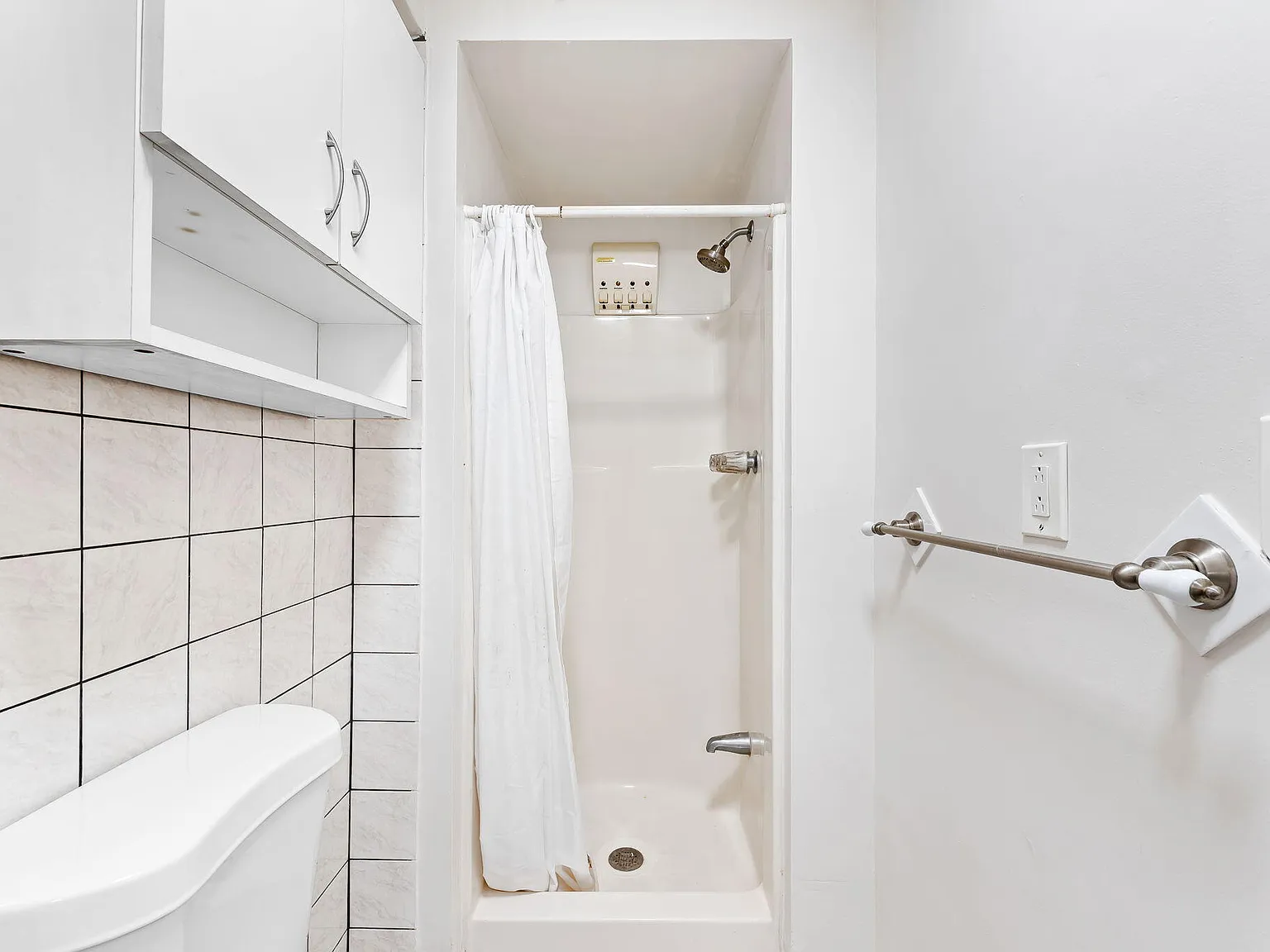 1 bed, 1.0 bath, 400 sqft, $1,300 — Photo 4