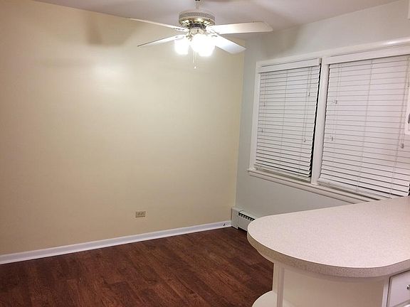 4th image of 80 Evergreen St