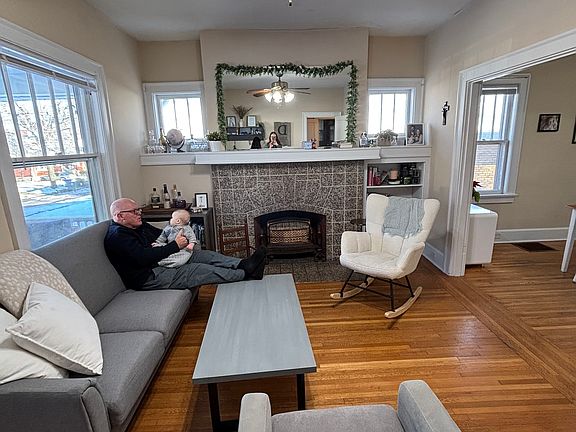 3rd image of 808 Tremont Ave