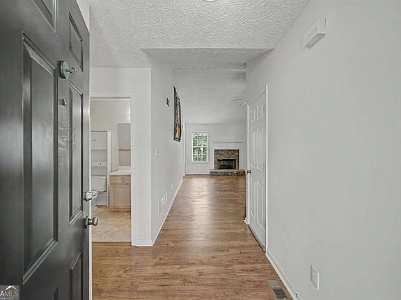 5th image of 5 Shenandoah Ct