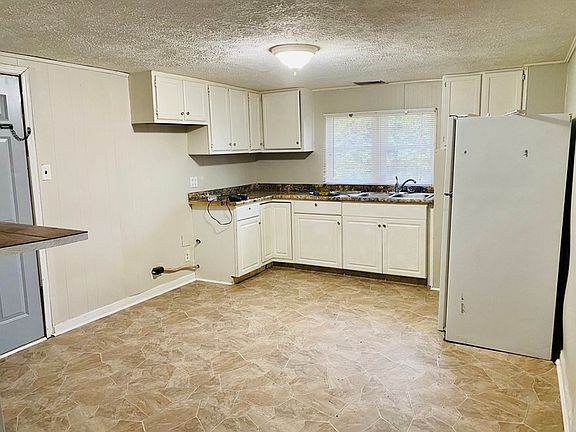 2nd image of 3521 E Morris St