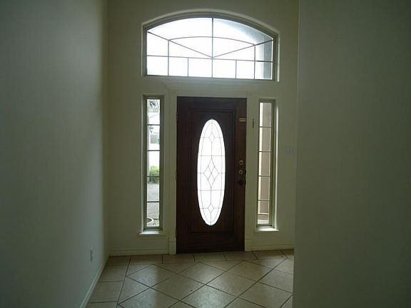 3rd image of 8218 Rock Crest Dr