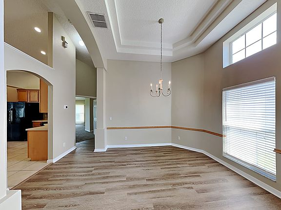 4th image of 2391 The Oaks Blvd