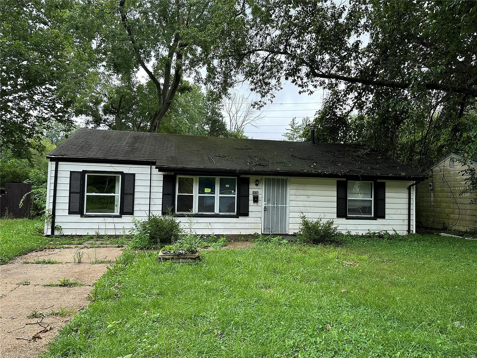 1636 Nemnich Ave photo 1