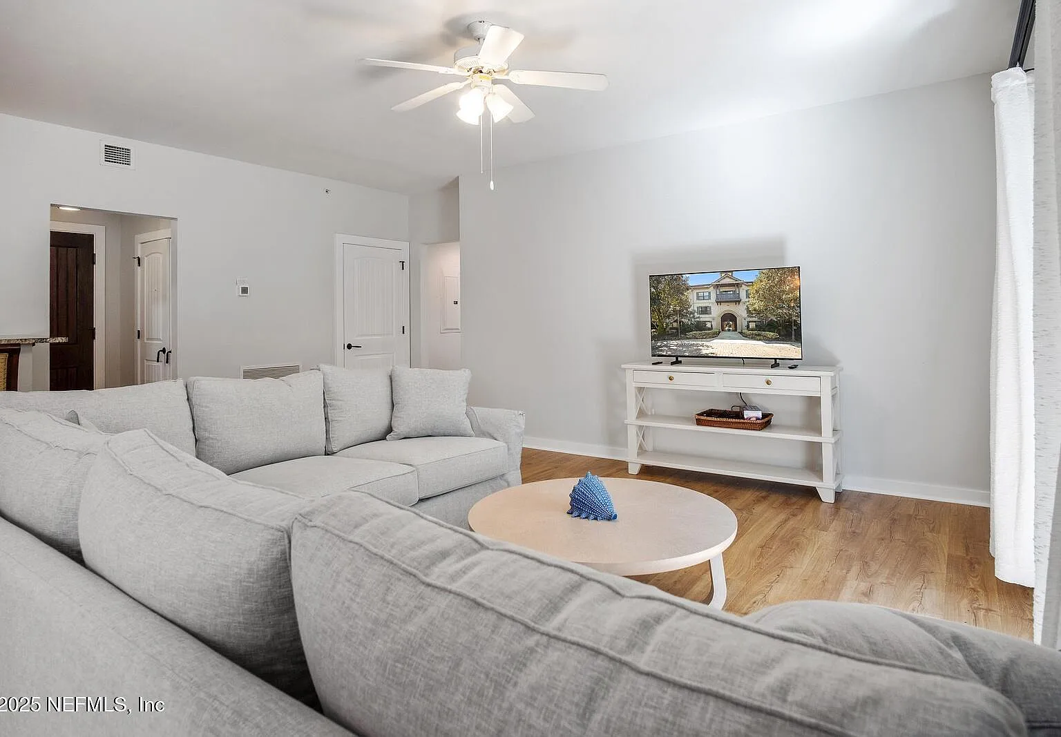 3 bed, 3.0 bath, 1587 sqft, $4,500 — Photo 1