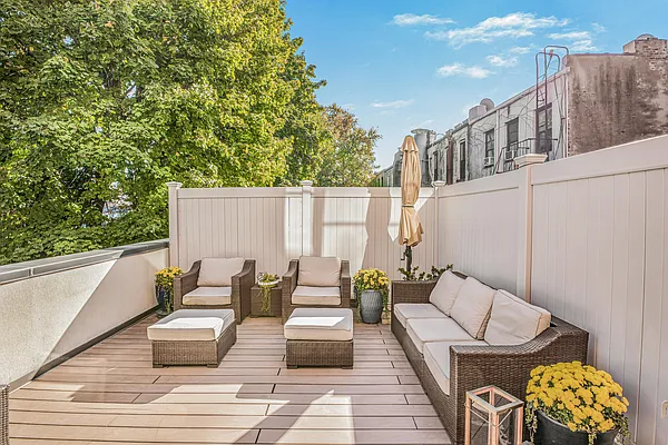 Sold by Oxford Property Group | media 14
