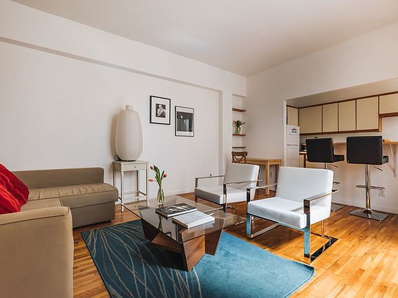 5th image of 15 E 11th St APT 6P