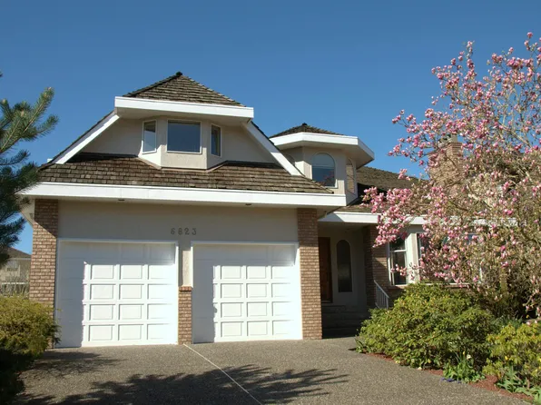 6823 Grant Pl, Burnaby, BC V5B 4X4