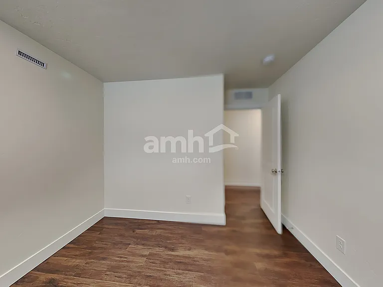 1336 N Alderleaf Ave — Photo 26