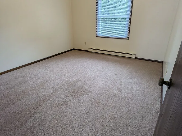 2 bed, 1.0 bath, $850 — Photo 5