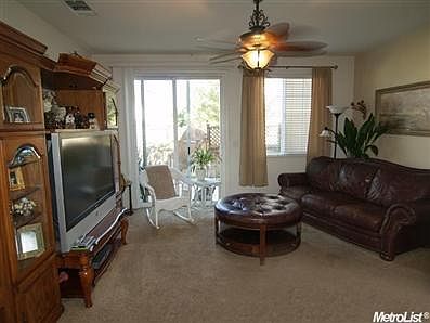 5th image of 358 Carriage Ln