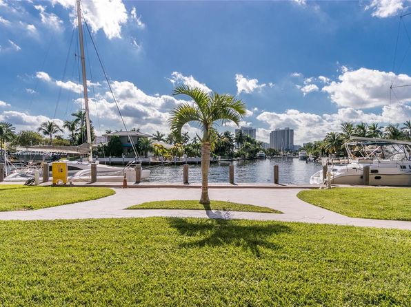 301 Golden Isles Dr APT 514