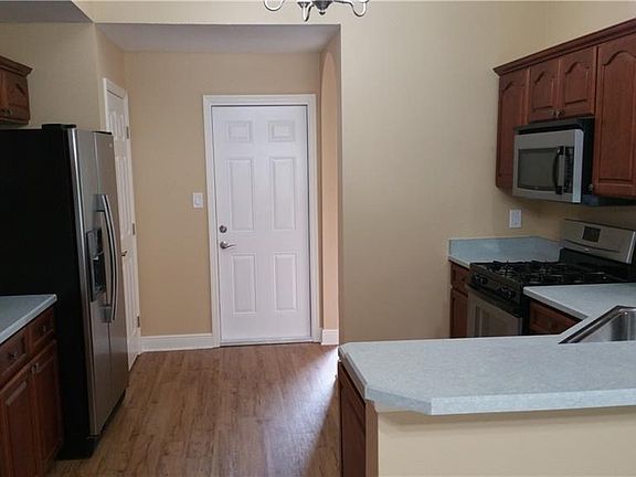 5th image of 15916 Lake Orienta Ct