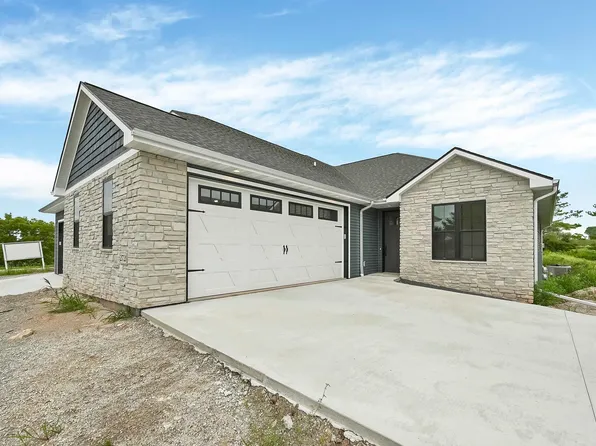2721 Castaway Ct, Green Bay, WI 54311