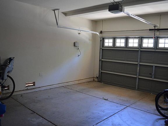 3rd image of 1552 Drummond Ln