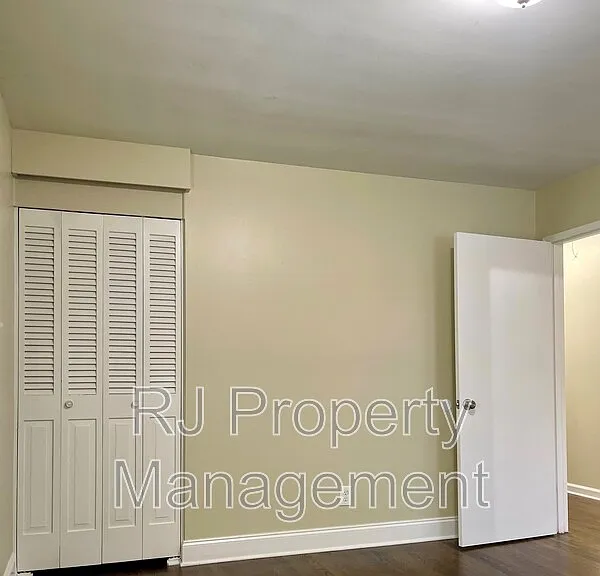3284 Parham St — Photo 23