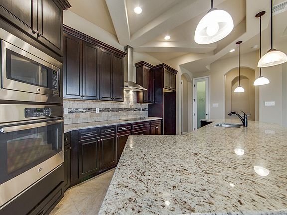 4th image of 8127 Alton Blvd